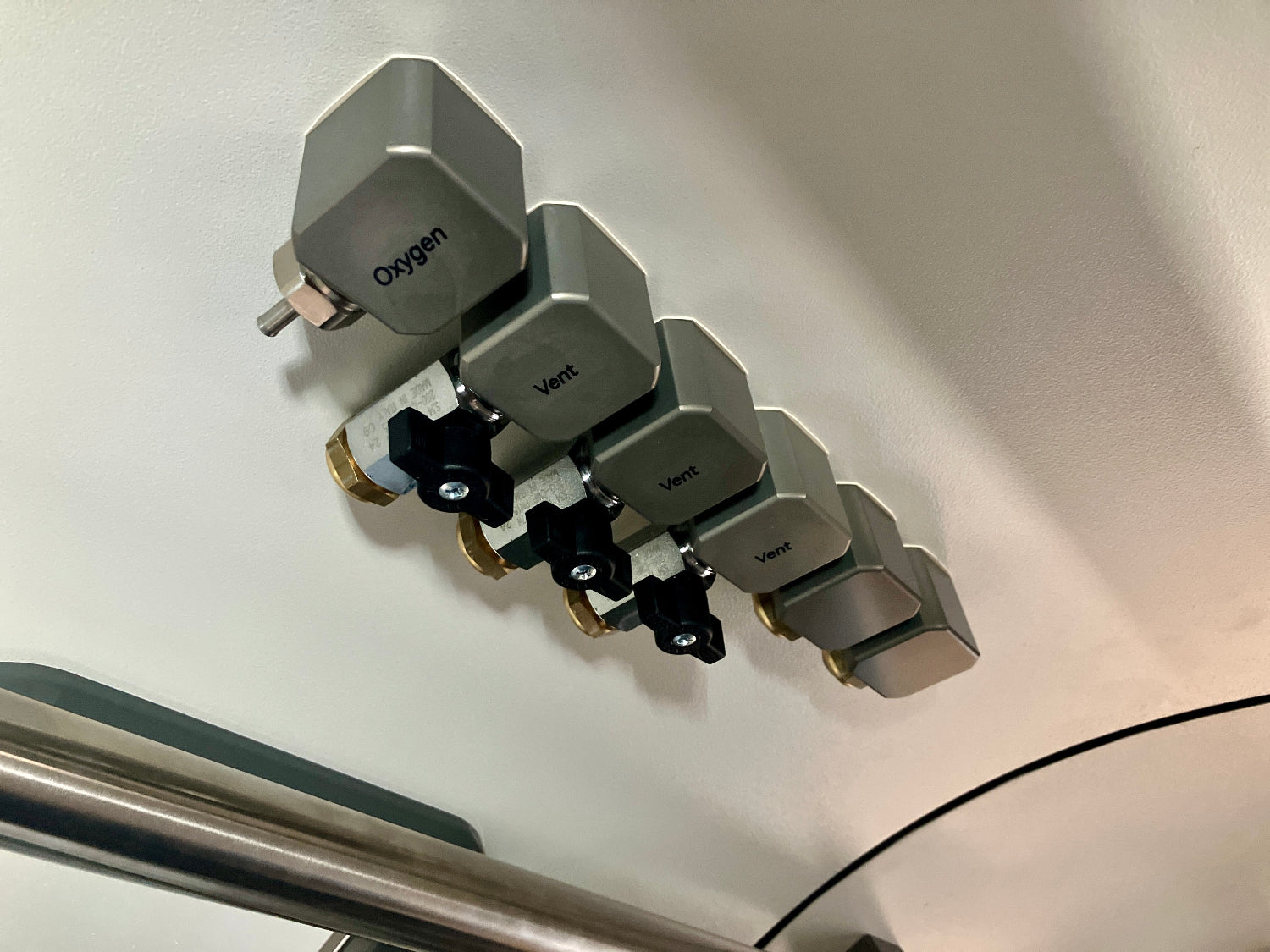 Atlas42 hyperbaric int valves